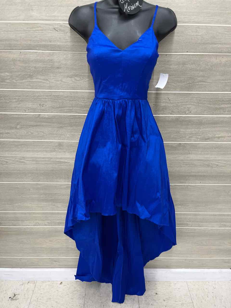 B. Darlin Size 1/2 Blue Womens Gown/Evening Wear