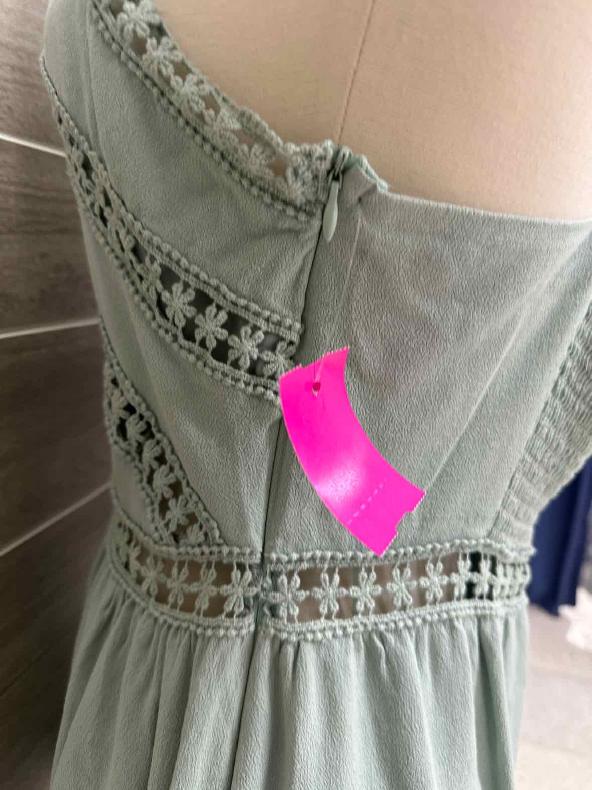 En Creme Green Womens Size 10/12 Dress