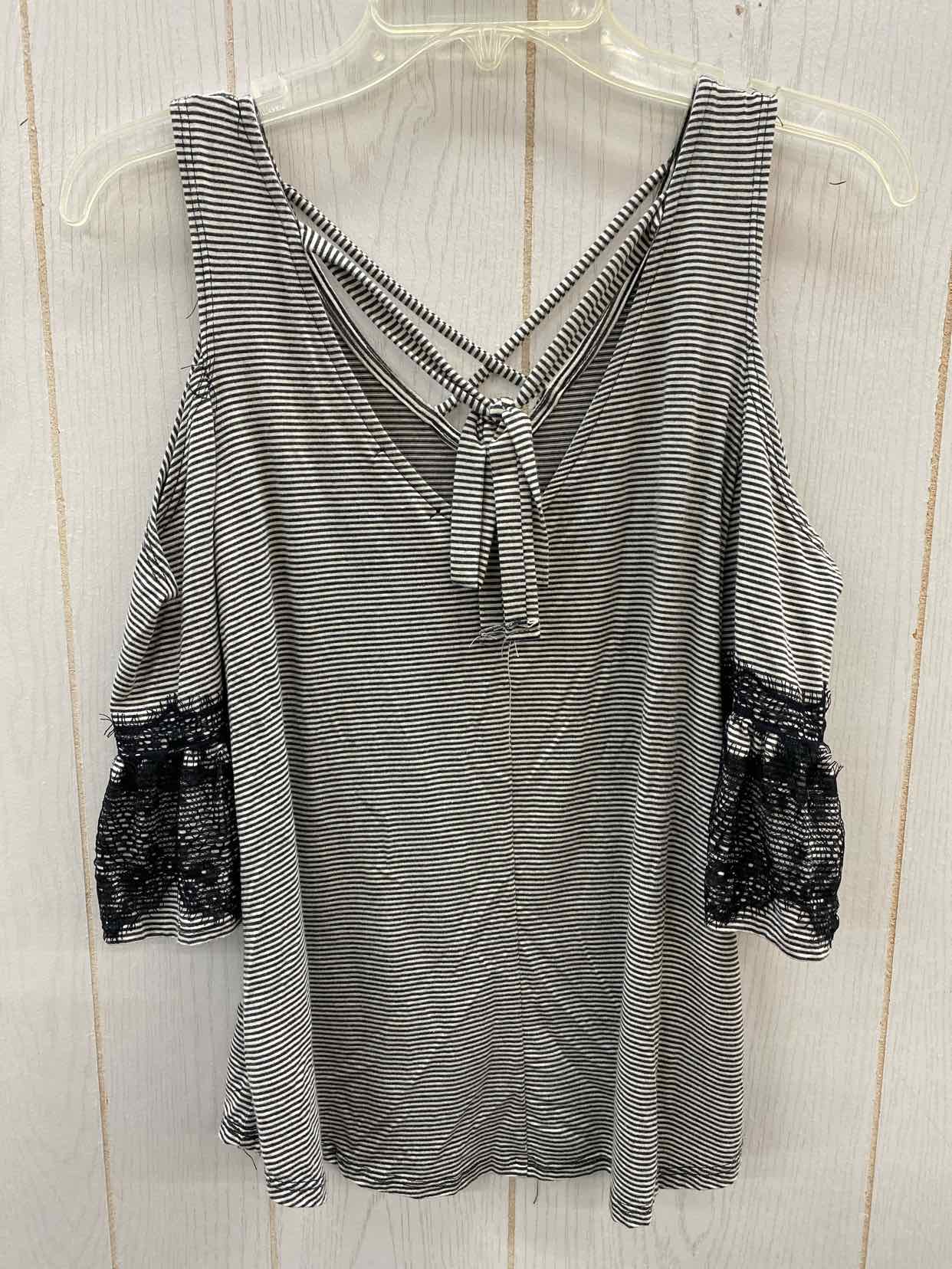 Maurices Gray Womens Size Small Shirt