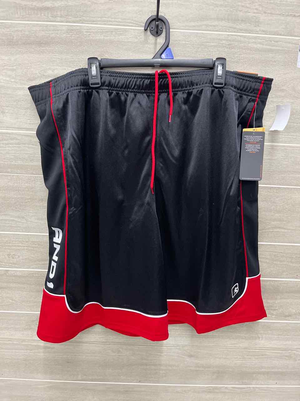 AND1 Size 42-44 Men Mens Shorts