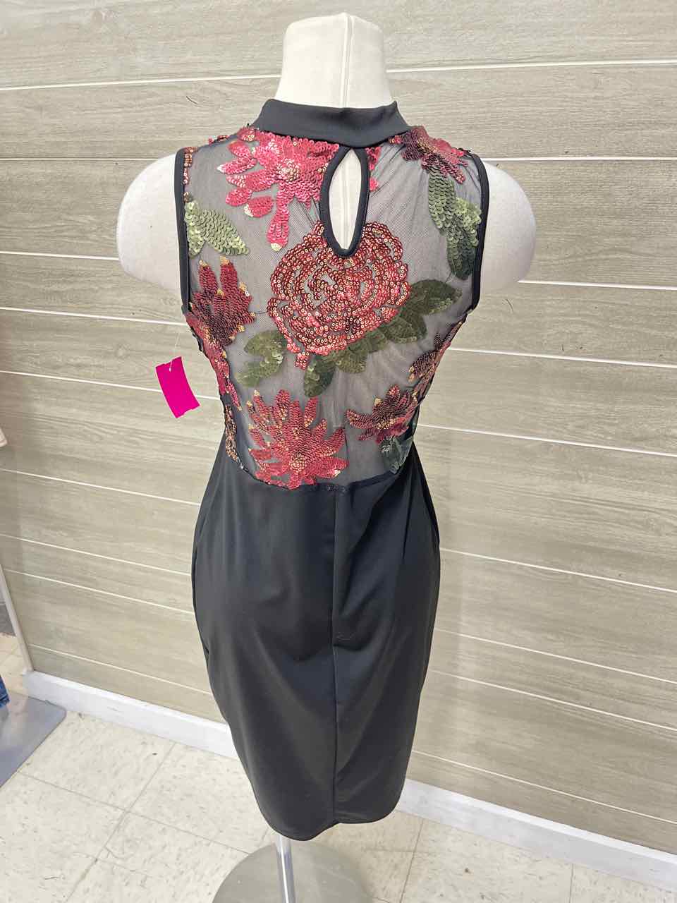 Size 6/8 Black Womens Dress