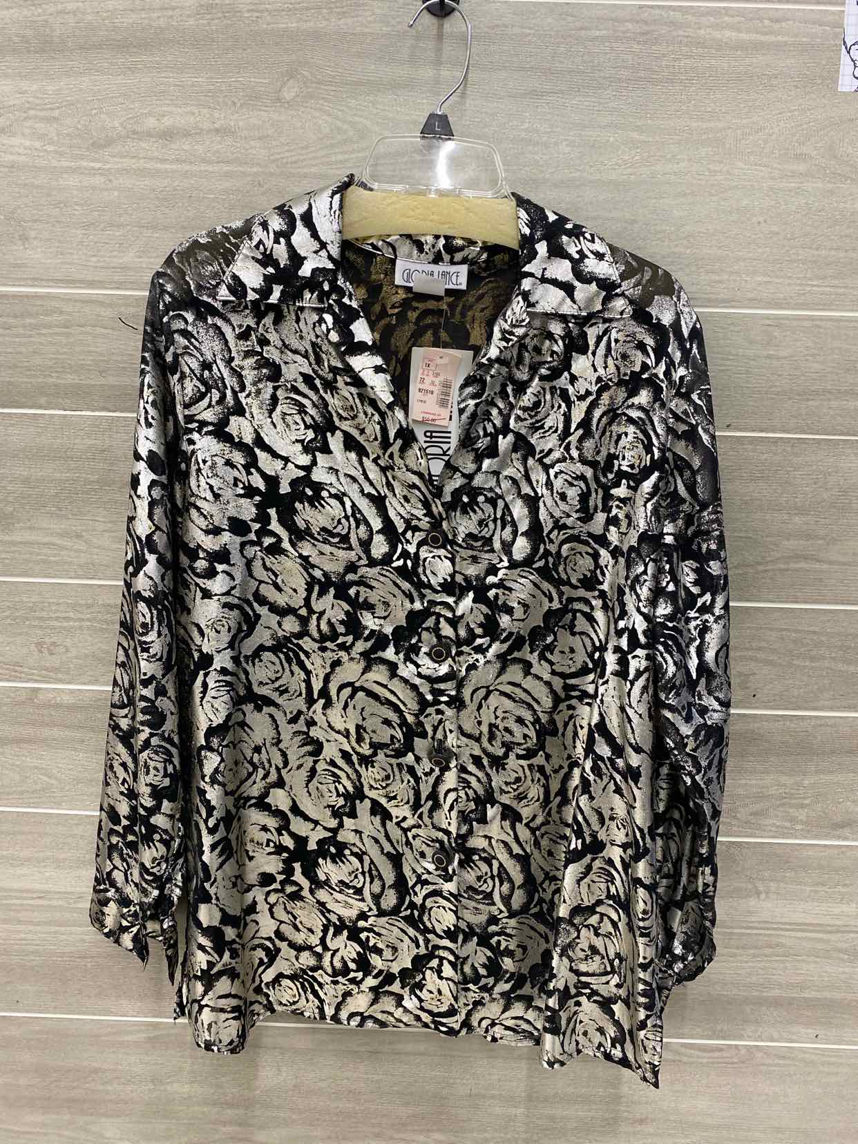 Black Womens Size XL Shirt