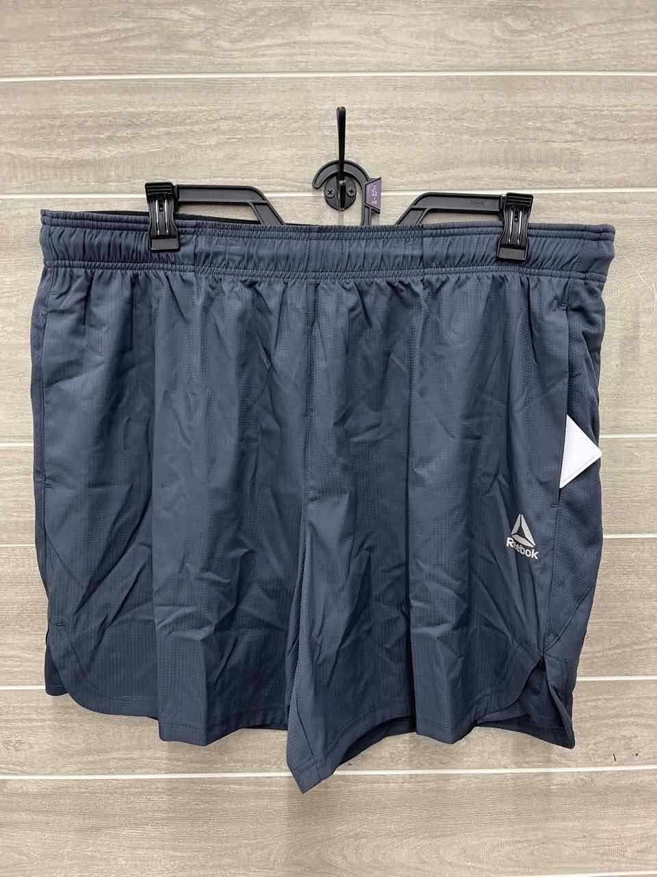 Reebok Size 42-44 Men Mens Shorts