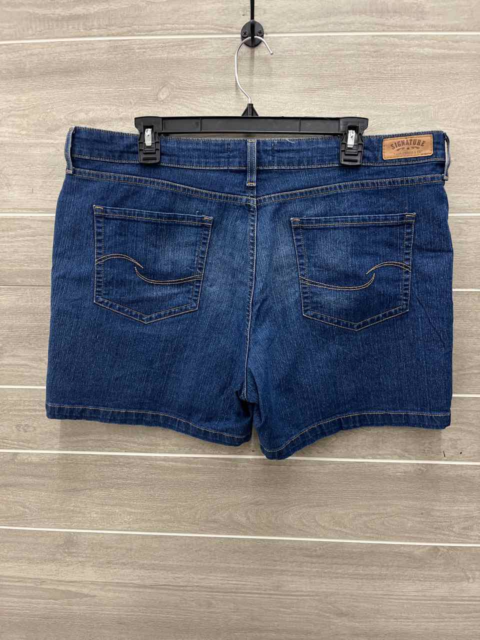 Levis Signature Size 18/20 Blue Plus Shorts
