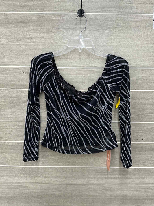 Black Junior Women Size L Shirt