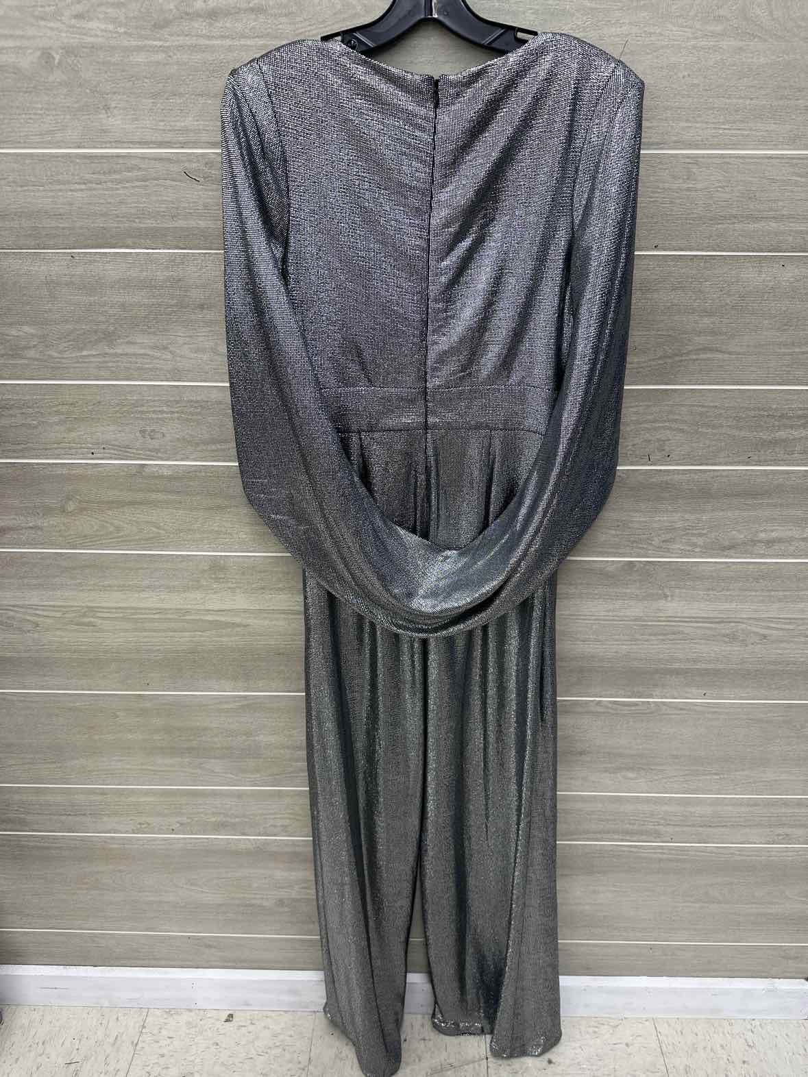 Eliza J Size 4 Silver Womens Gown/Evening Wear
