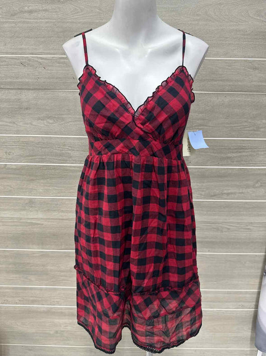 At Last Size 8 Red Womens Dress