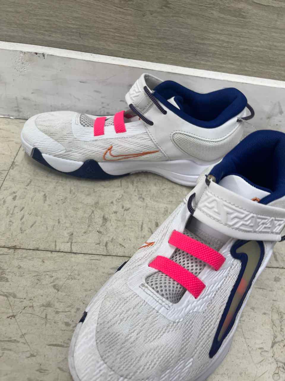 Nike Girls Size 2.5 Shoes/Boots