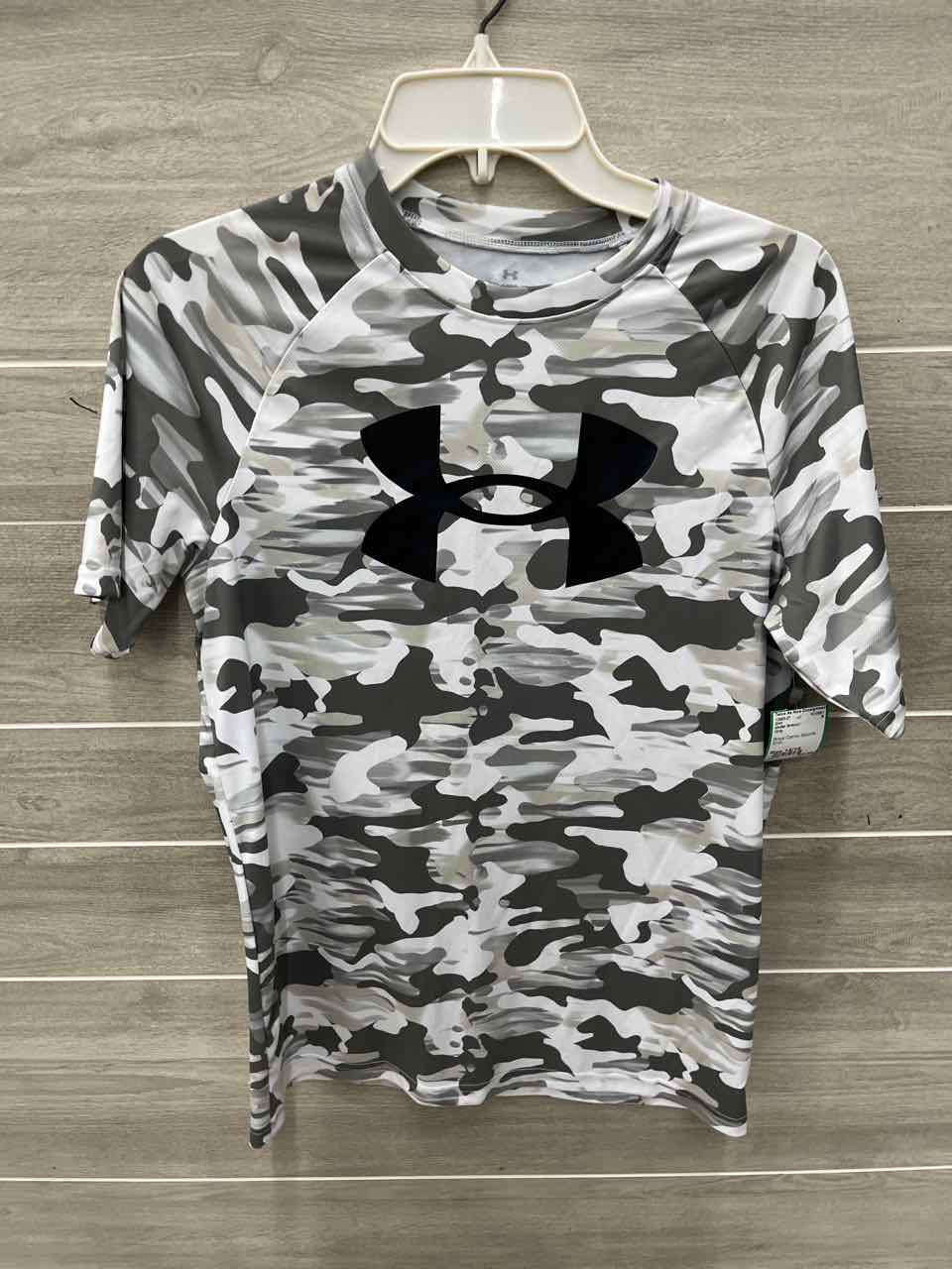 Under Armour Boys Size 14/16 Shirt