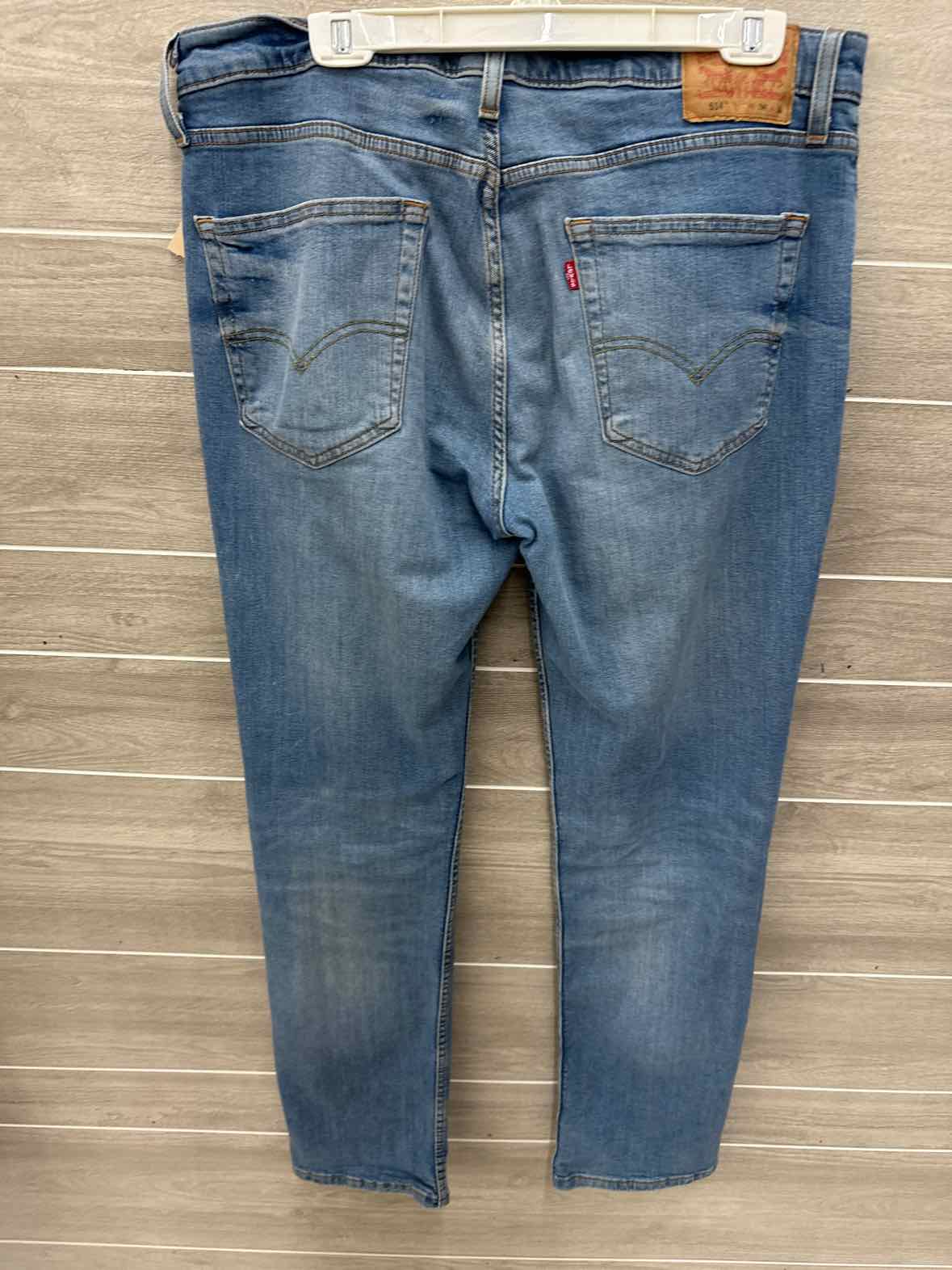 Levis Size 36/34 Mens Jeans