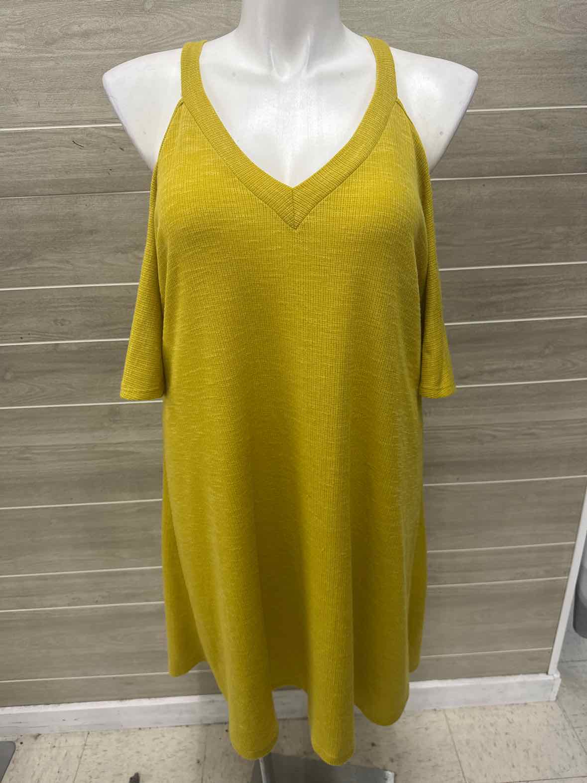 Chicsoul Size 18/20W Yellow Plus Dress