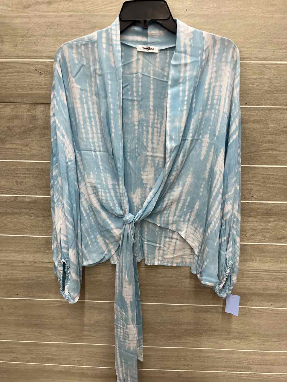 GeeGee Size M/L Blue Womens Shirt