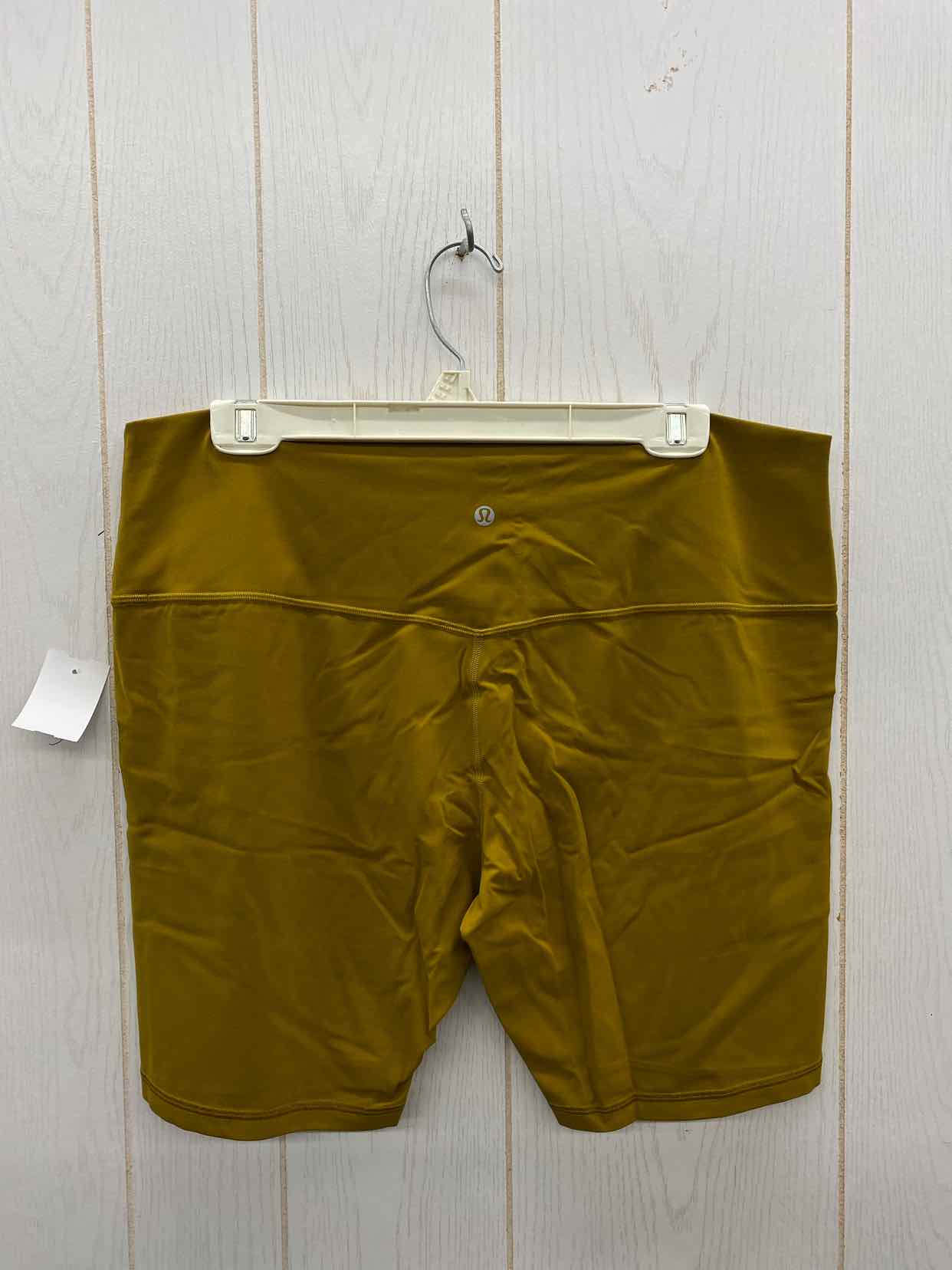 Lululemon Green Womens Size 18 Shorts