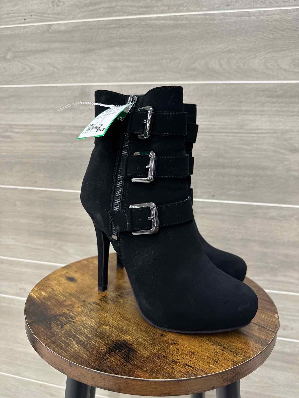 Y Not US Shoe Size 7 Black Womens Boots