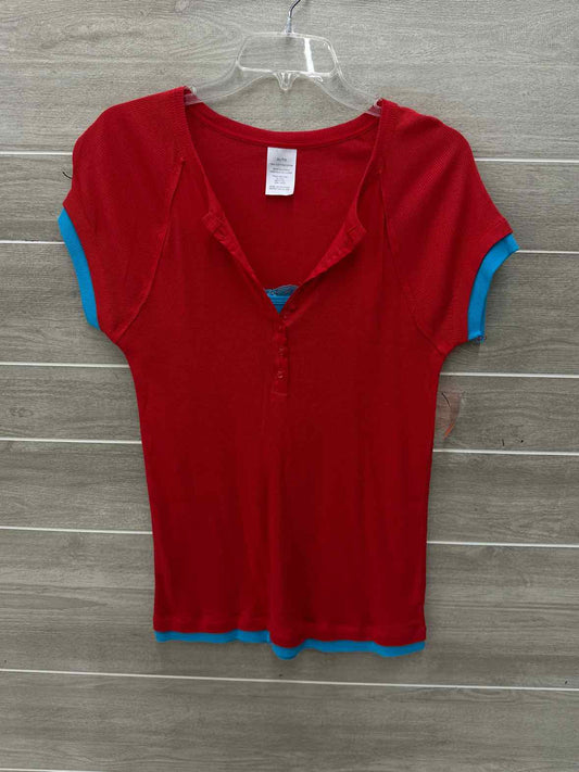 Red Junior Size XL Shirt