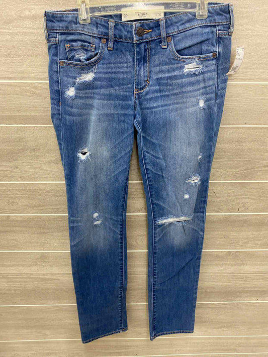 Hollister Blue Womens Size 2 Short Jeans