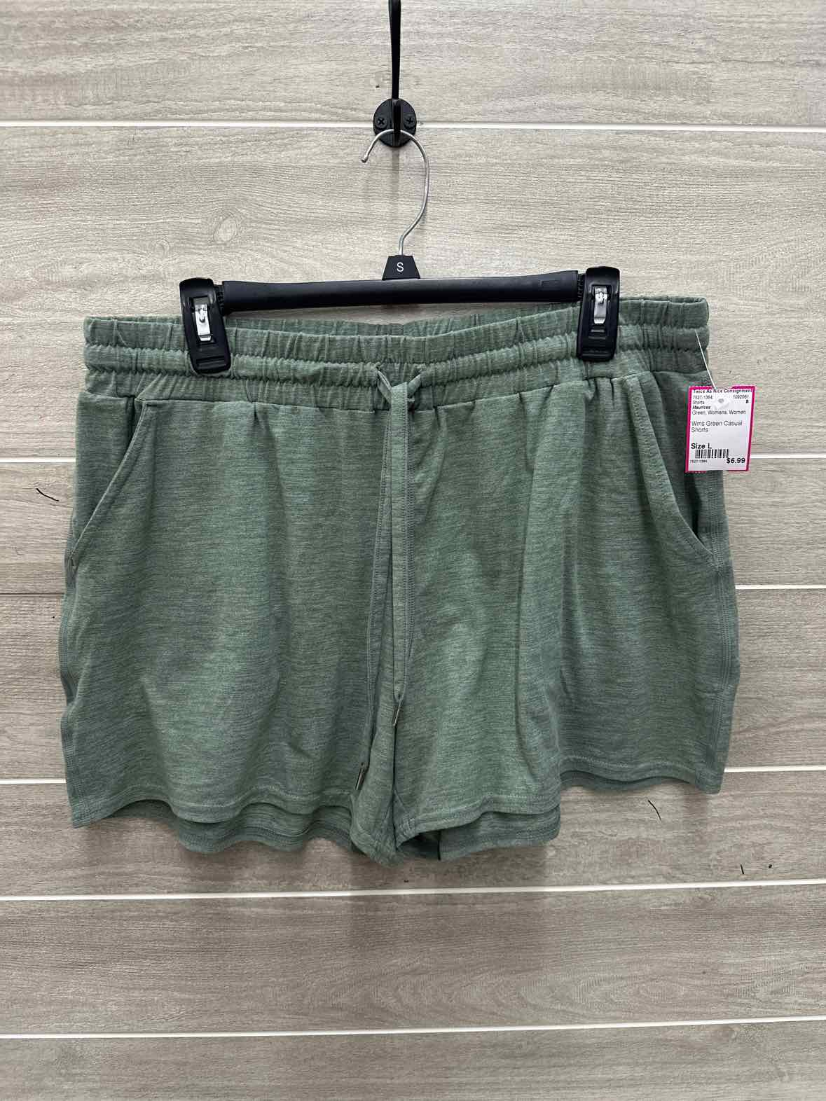Maurices Size L Green Womens Shorts