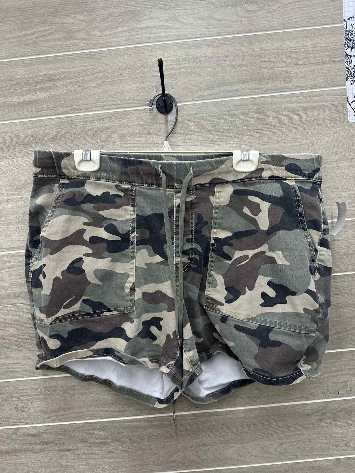YMI Size 2X Olive Womens Shorts