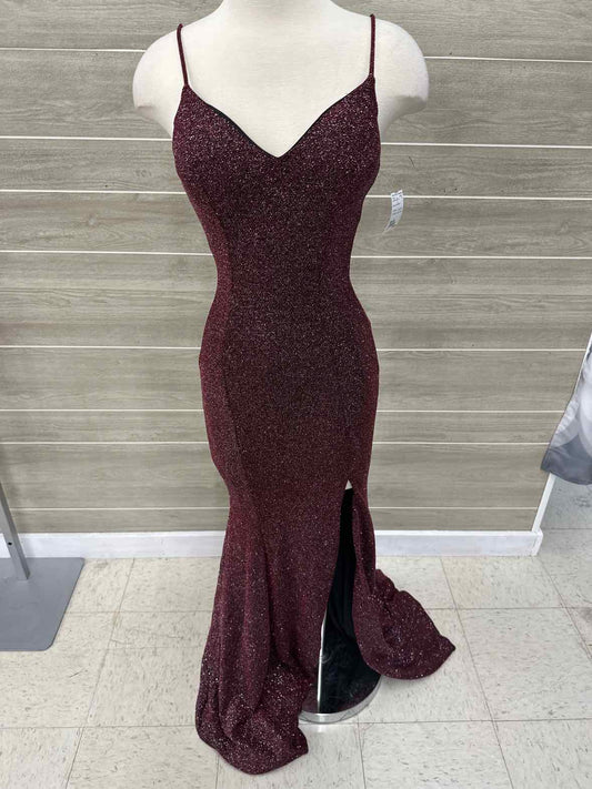 Burgundy Womens Size 4/6 Gown/Evening Wear