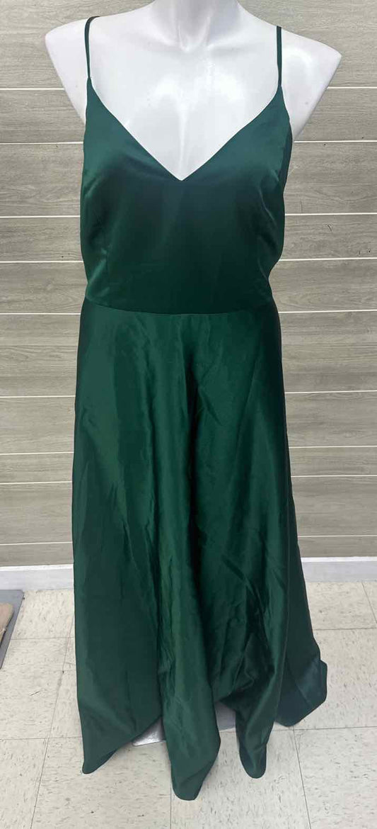 Green Womens Women Size 22 Gown/Evening Wear