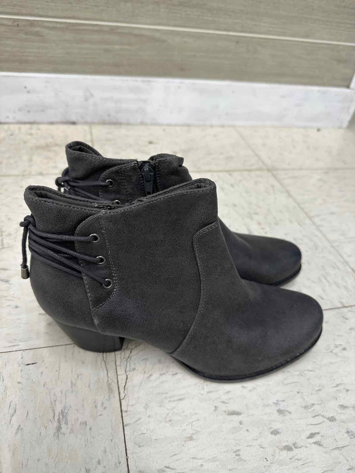 Bare Traps US Shoe Size 9 Gray Womens Boots