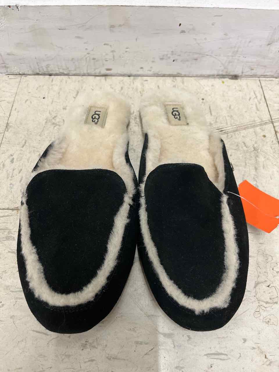 UGG US Shoe Size 7 Black Womens Shoes/Footwear