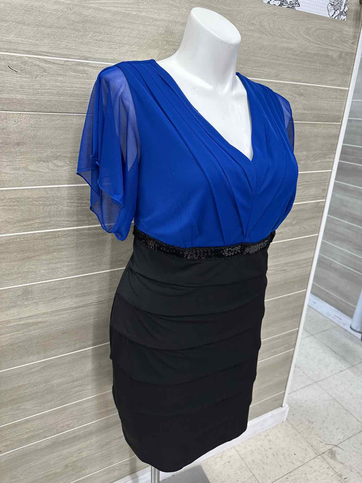 En Focus Size 20W Blue Plus Dress