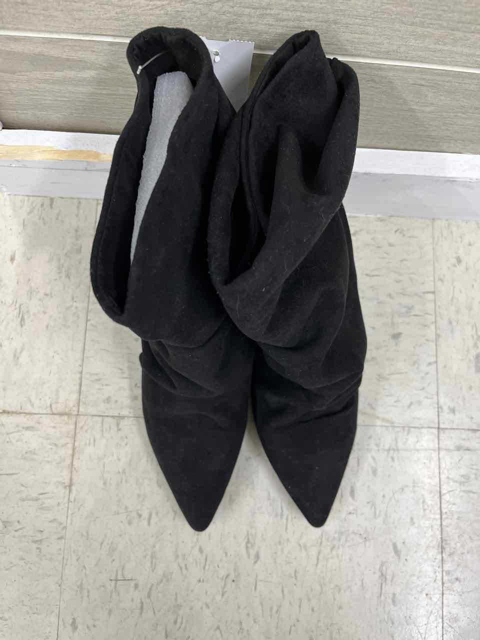 Journee US Shoe Size 8.5 Black Womens Boots