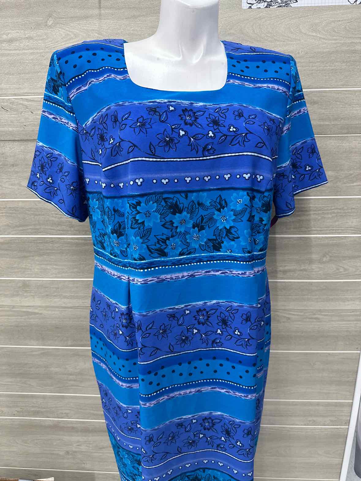 Kathie Lee Size 20W Blue Plus Dress