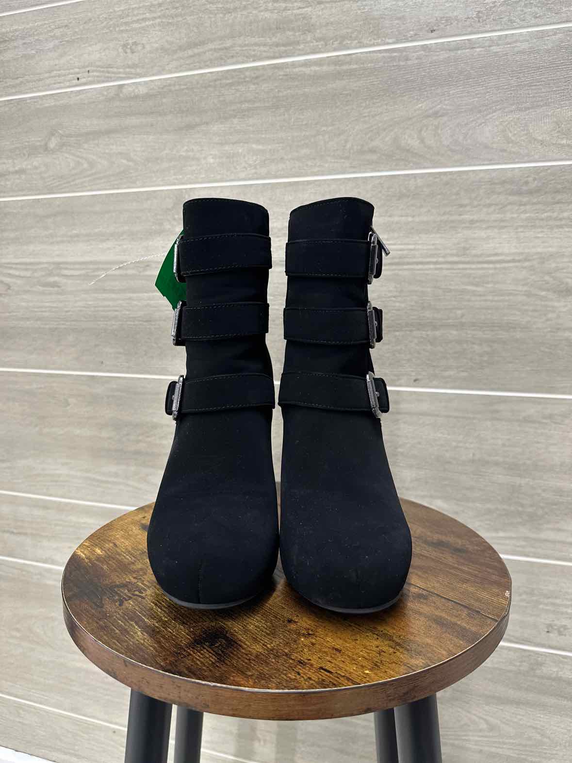 Y Not US Shoe Size 7 Black Womens Boots