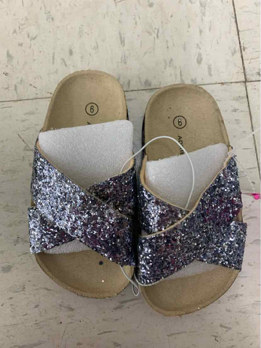 Adrienne Vittadini Girls Size 6 Shoes/Boots