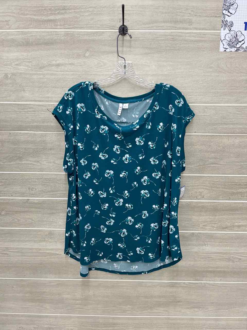 ELLE Size XL Teal Womens Shirt
