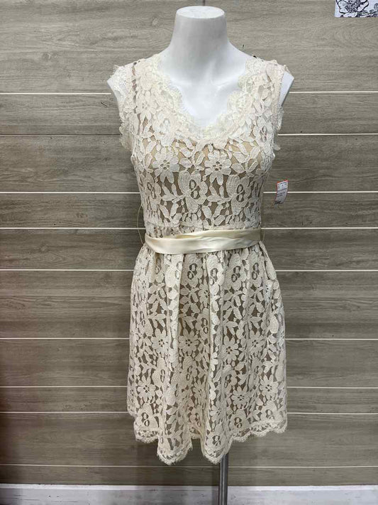 Size 4 Cream Womens Dress