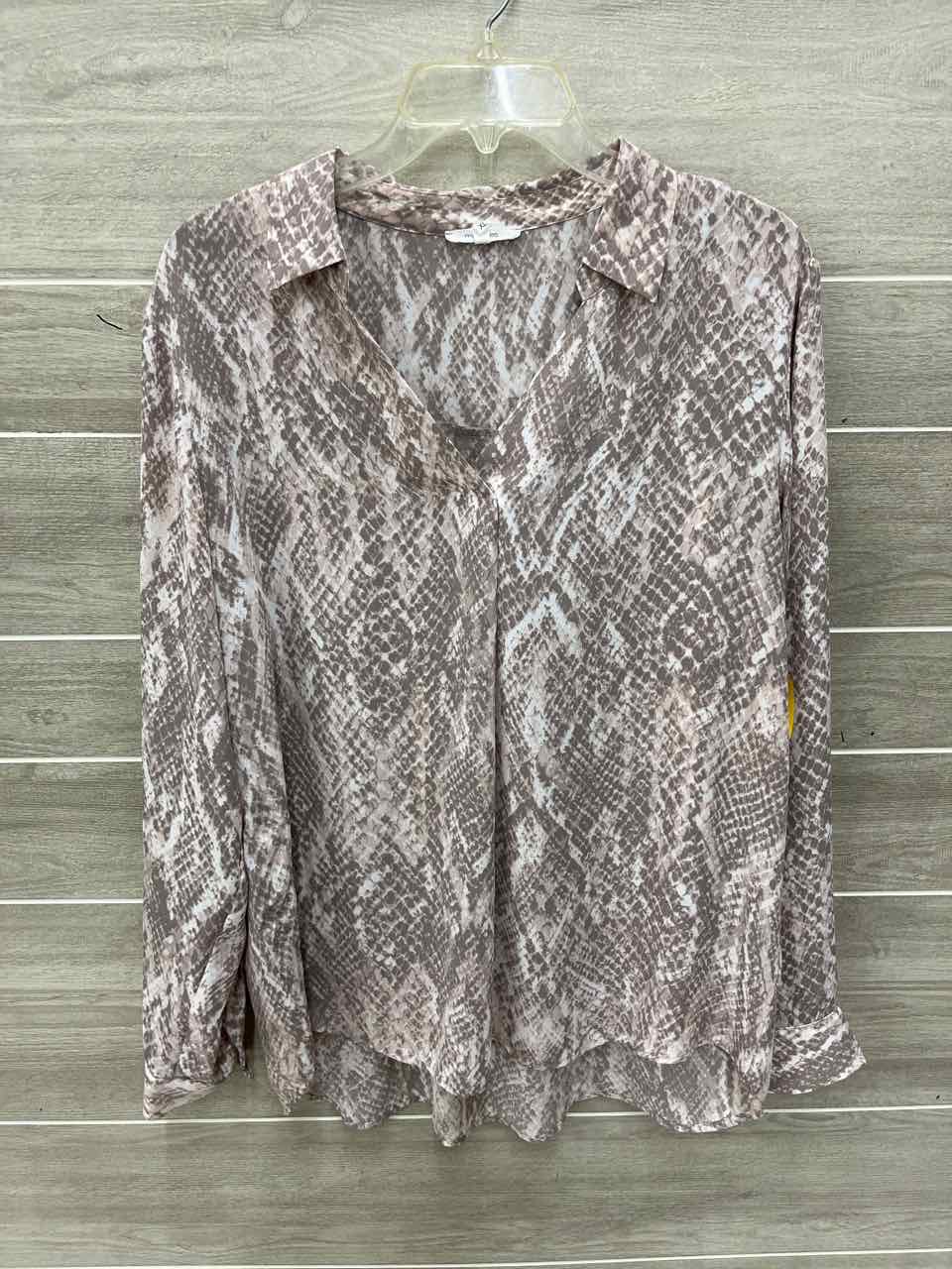 Maurices Pink Womens Size XL Shirt