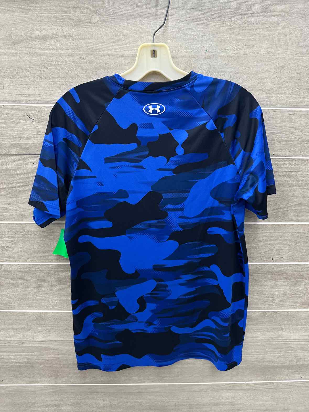 Under Armour Boys Size 16/18 Shirt