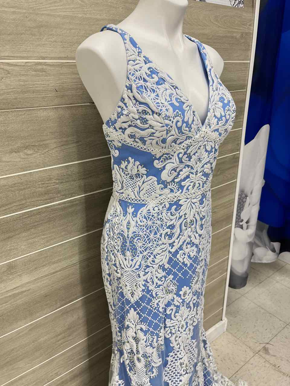 Size 10/12 Blue Womens Gown/Evening Wear
