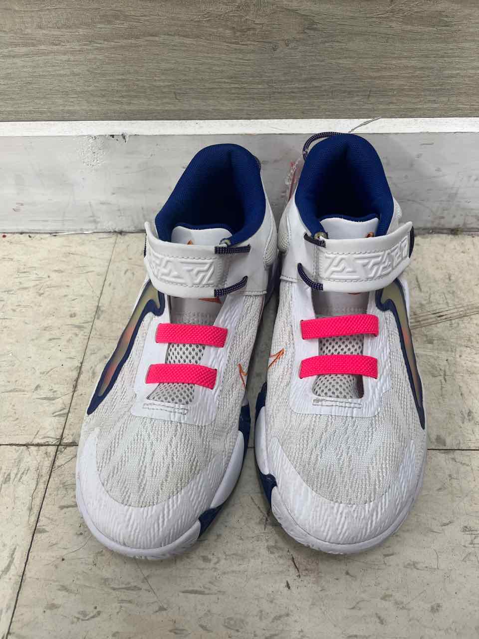 Nike Girls Size 2.5 Shoes/Boots