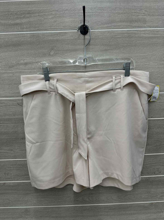 Maurices Size 14 Cream Womens Shorts