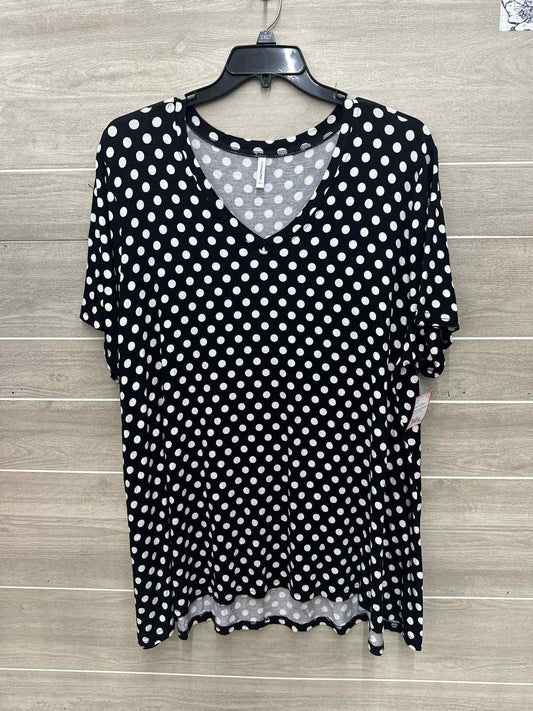 Size 4X Black Plus Shirt