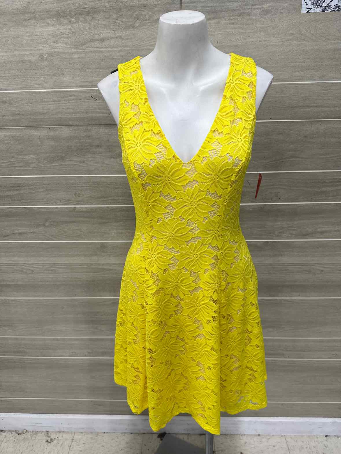 Size 6 Yellow Womens Dress