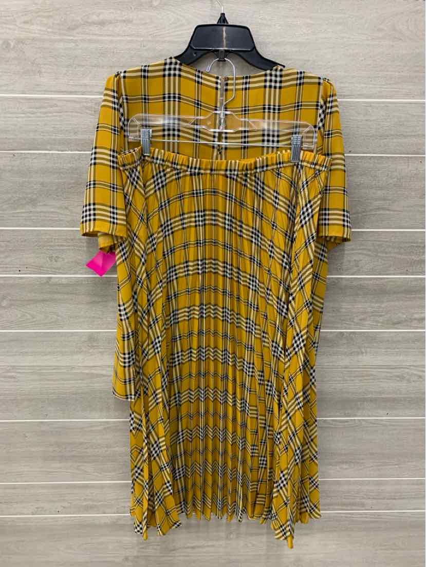 Vince Camuto Yellow Womens Size L Skirt Set