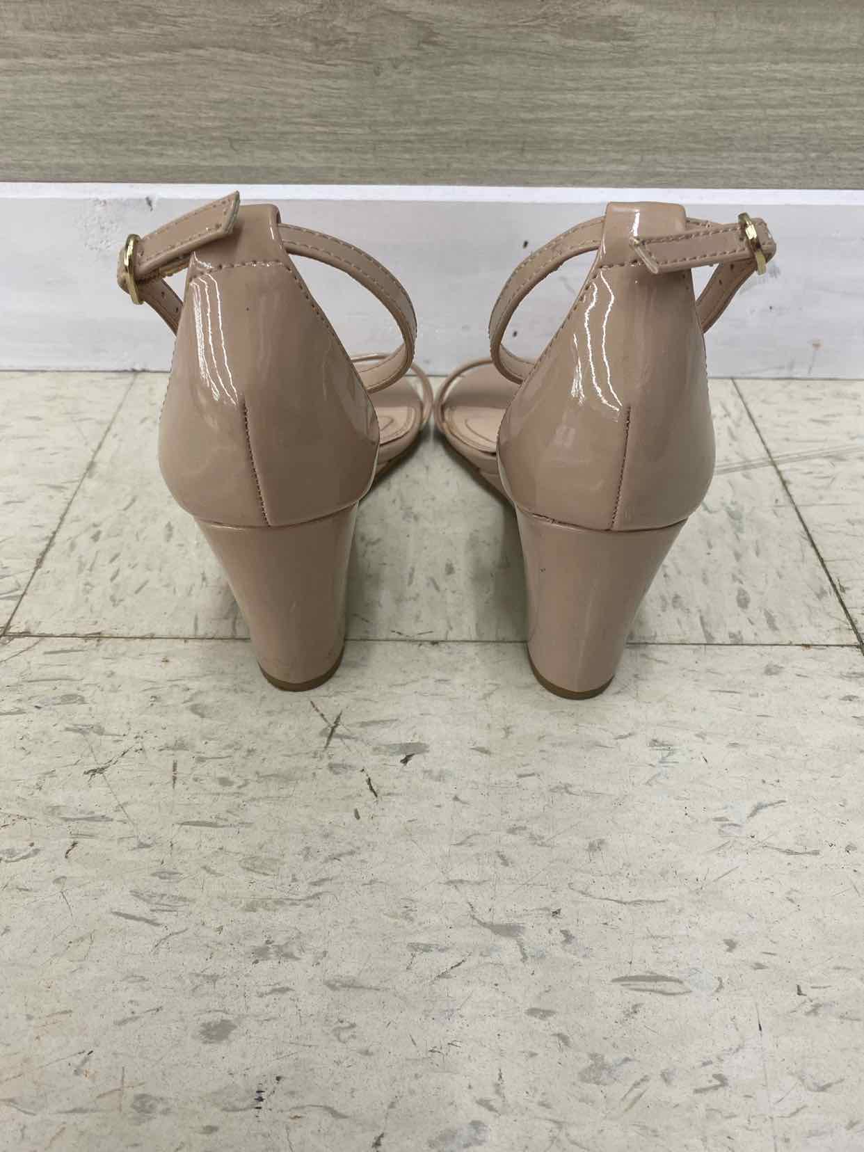 Kelly & Katie Tan Womens Size 7 Sandals
