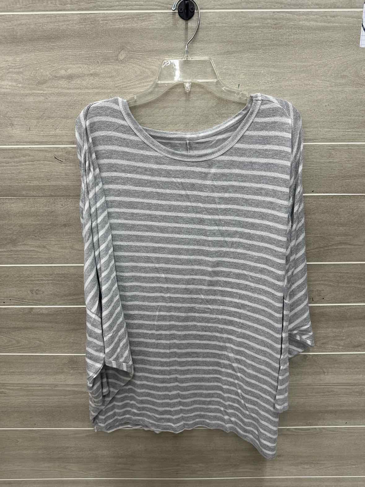 Maurices Size XXL Gray Plus Shirt