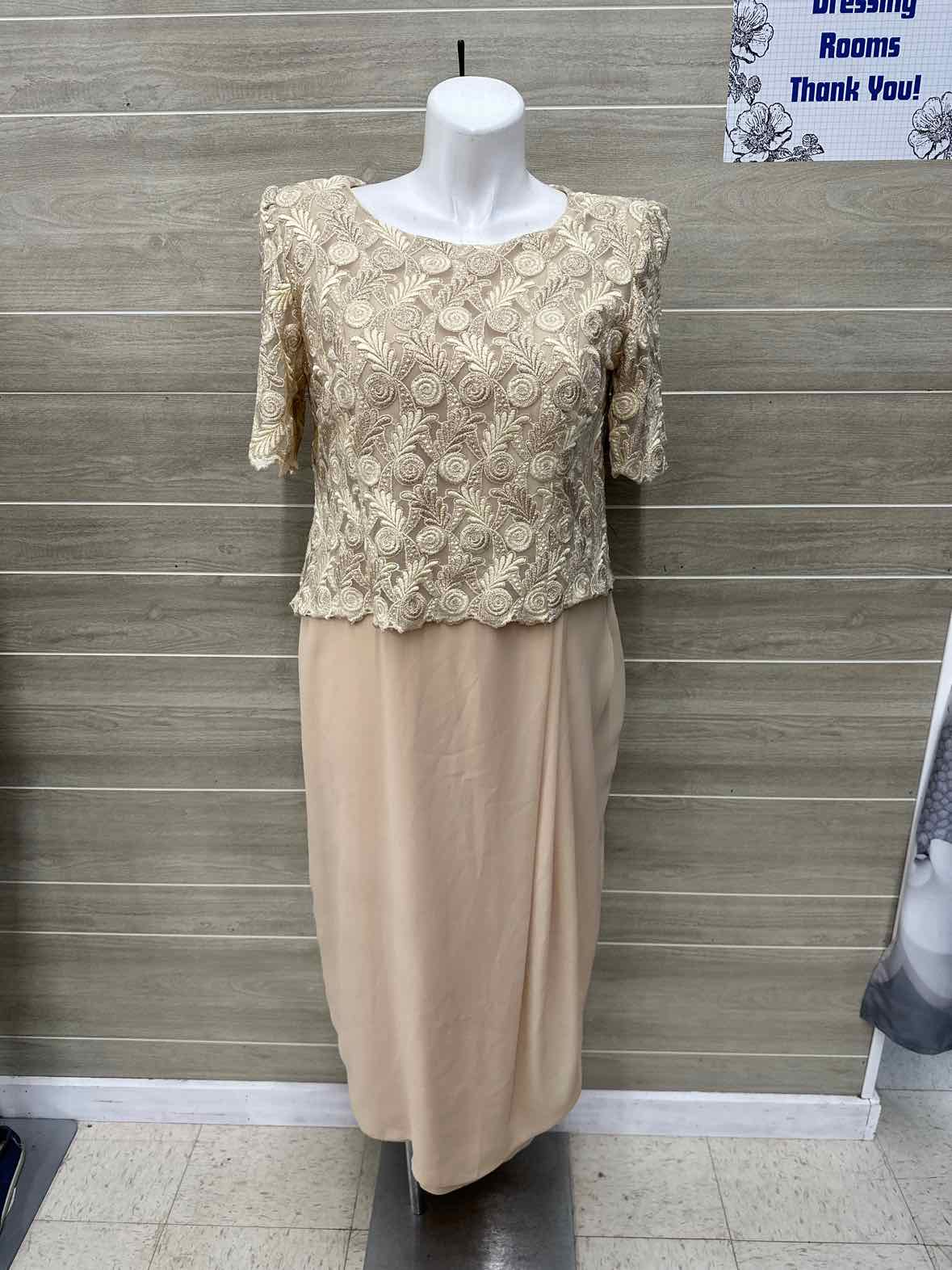 Size 20W Gold Plus Gown/Evening Wear