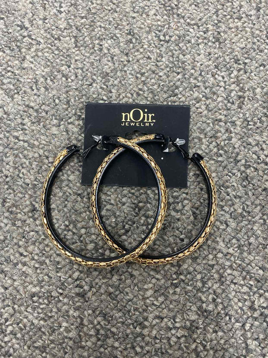nOir Earrings