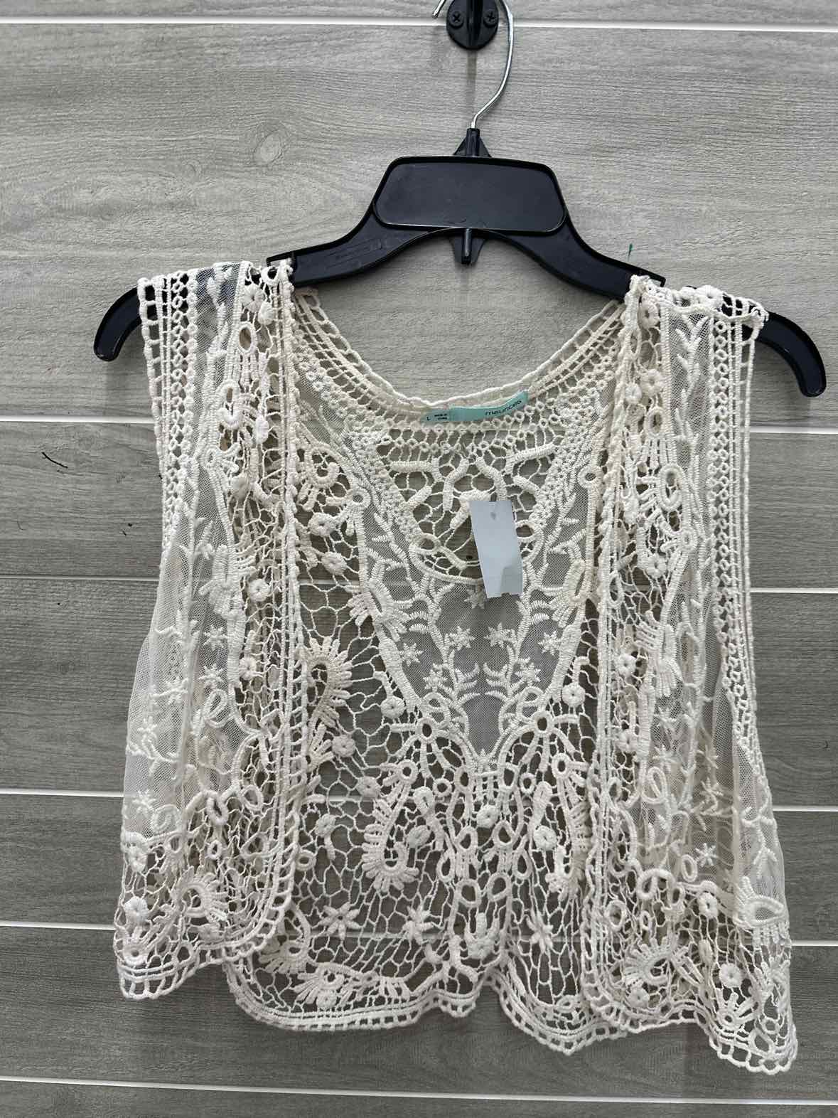 Maurices Size L Cream Womens Vest