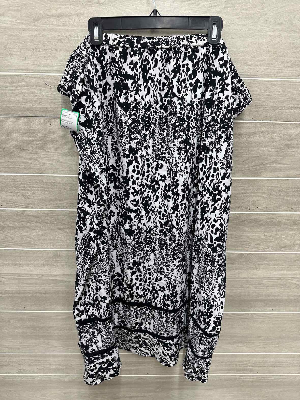 Maggie Barnes Size 4X Black Plus Skirt