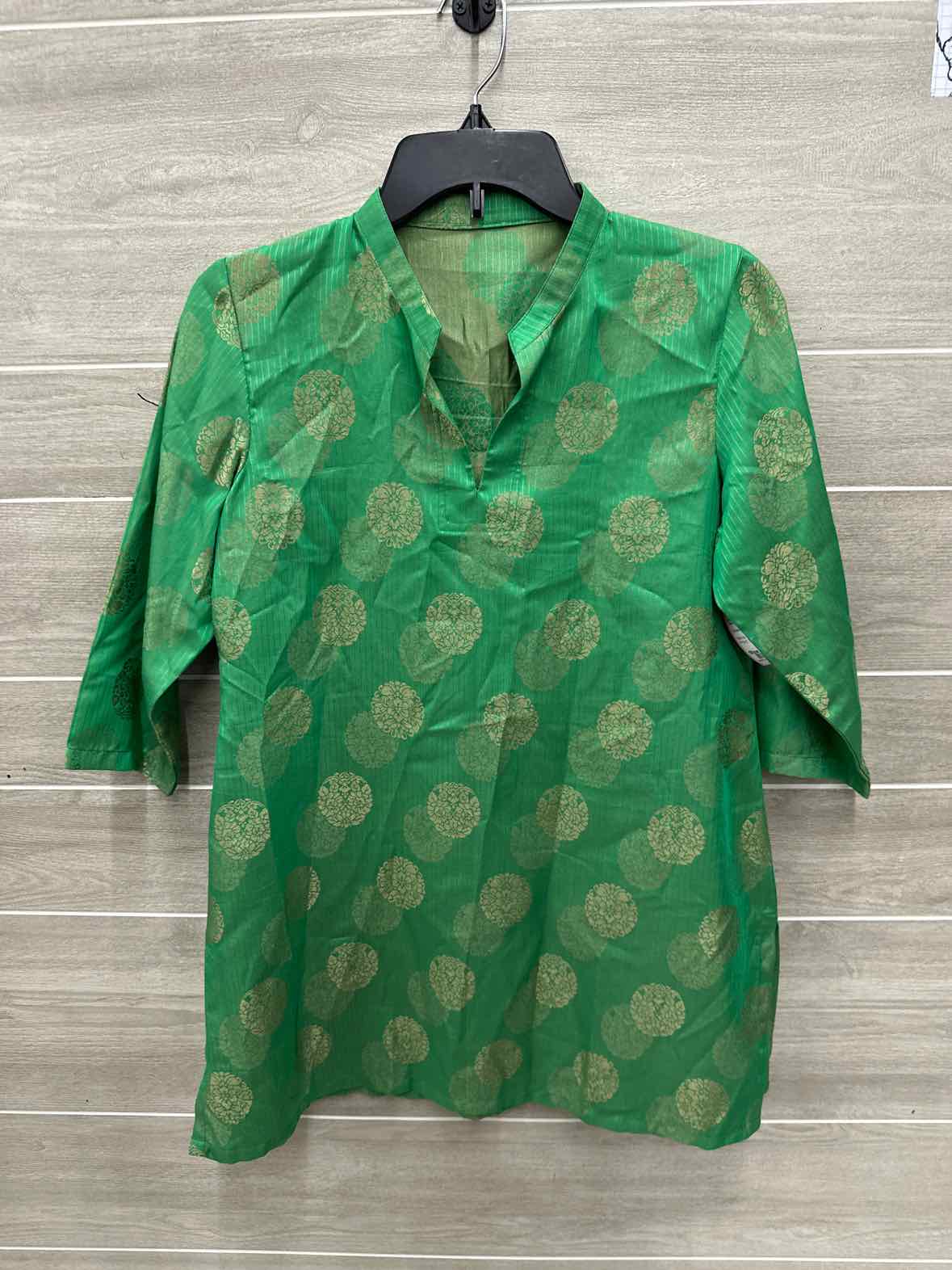 Size S/M Green Womens Shirt