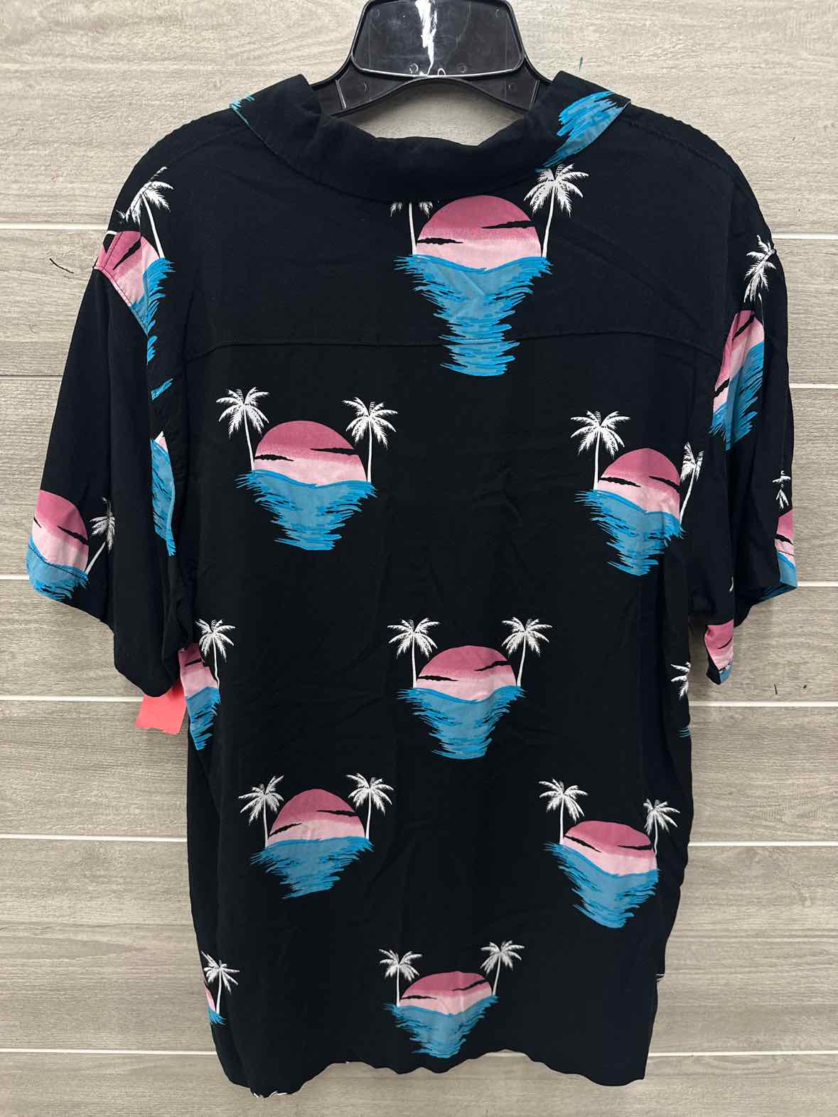 No Boundaries Size M Men Mens Shirt