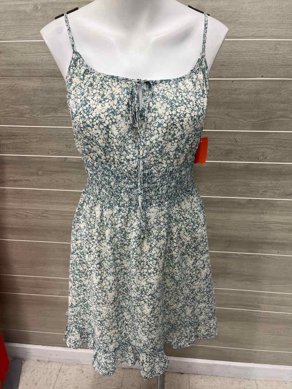 Paper Crane Size 6/8 Blue Womens Dress